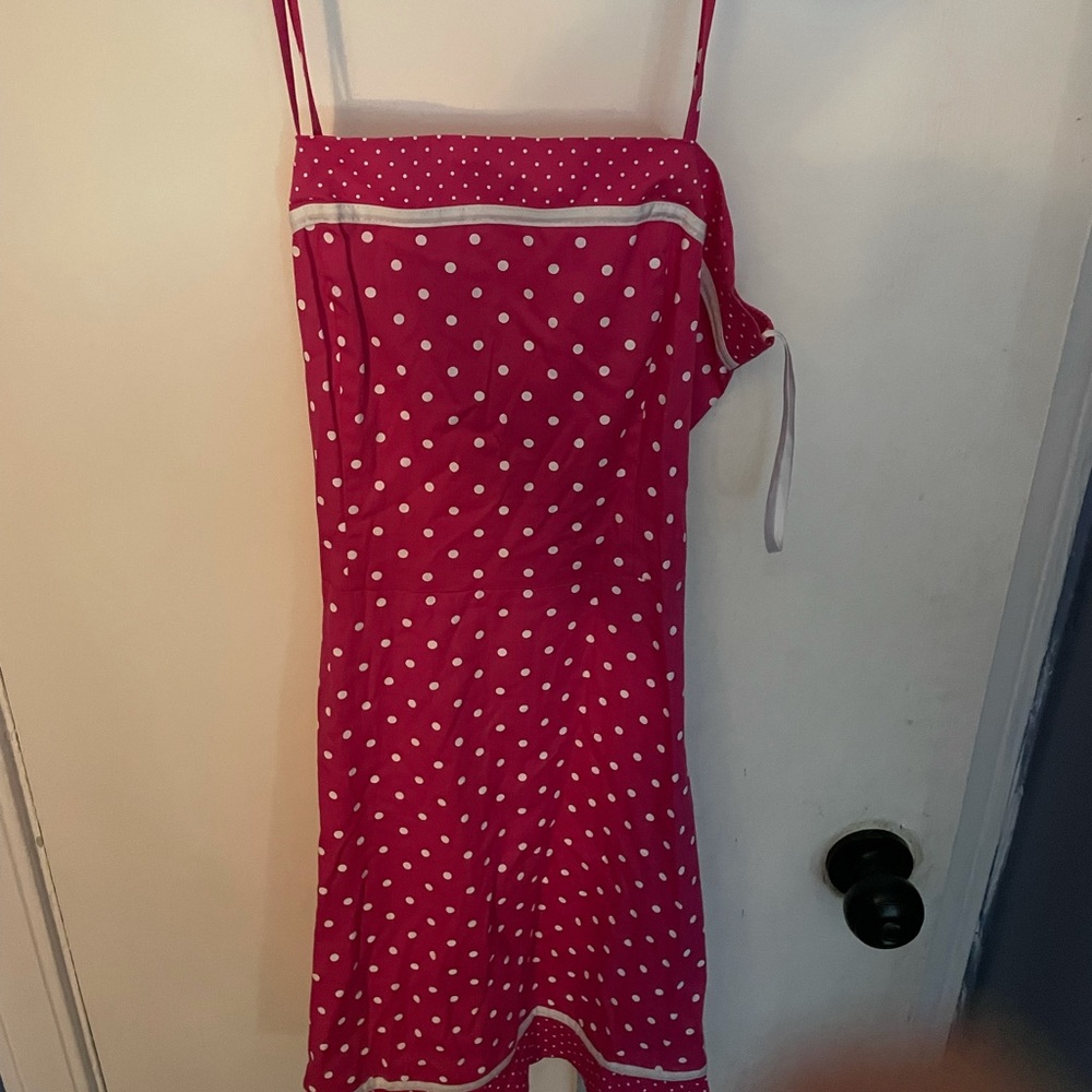Women’s midi dress.